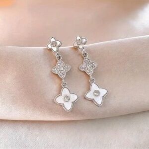 Women’s Silver Clover Floral Drop Earrings w White Mother-of-Pearl and Zirconia